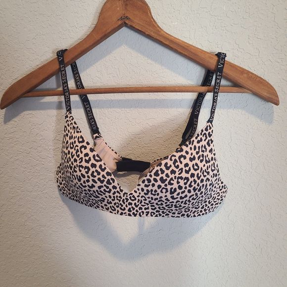 Victoria's Secret Push Up Leopard Cheetah Tshirt Lined Bra size 32A EUC - Picture 1 of 8